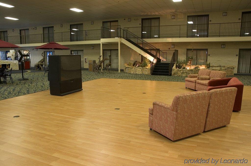 Red Roof Inn & Conference Center Wichita Airport Interior photo